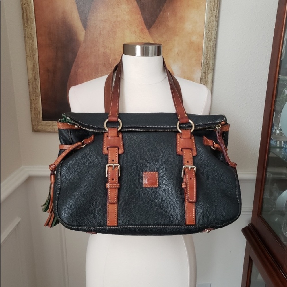 Send me an offer!           Dooney & Bourke shoulder bag- black pebbled leather.